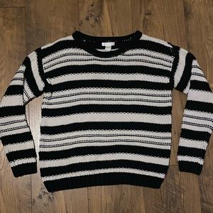 Black and white forever 21 sweater